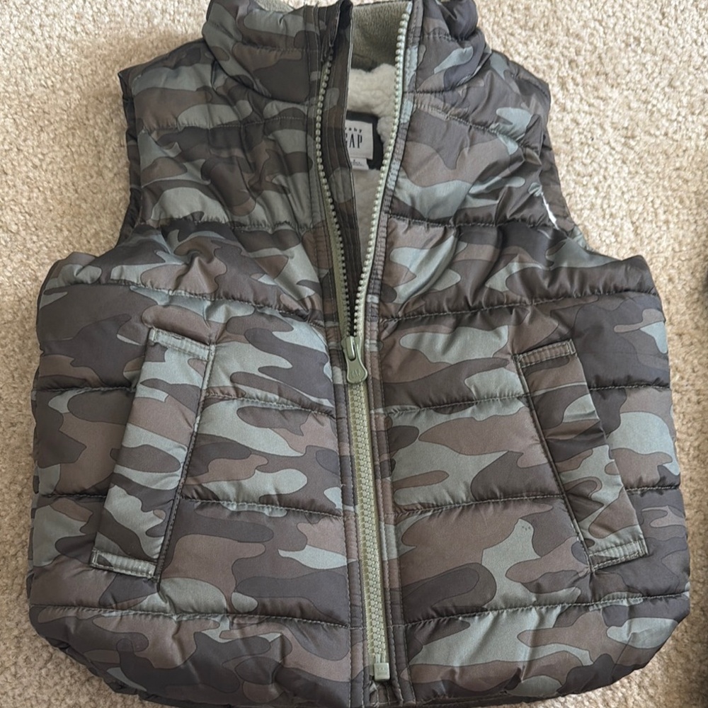 Camo Puffer Vest - Olive Green & Brown